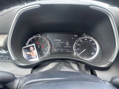 Used 2023 Toyota Highlander XLE FWD image 10