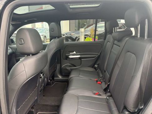 Used 2025 Mercedes-Benz GLB 250 image 13
