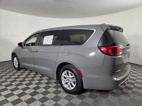 Certified 2020 Chrysler Pacifica Touring w/ Advanced Safetytec Group image 6