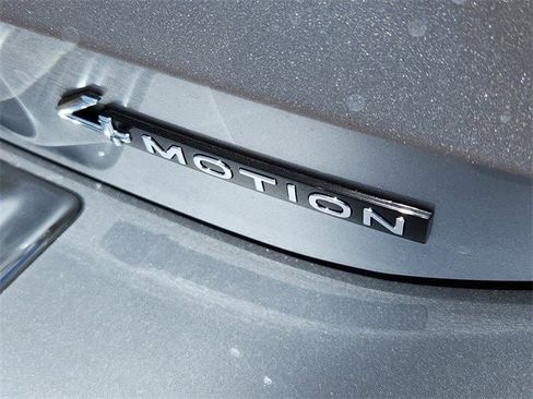 New 2025 Volkswagen Tiguan SE image 12