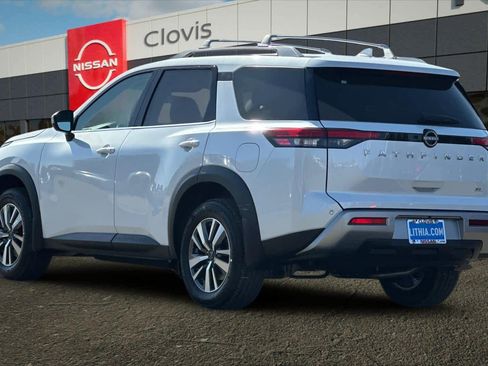 New 2025 Nissan Pathfinder SL image 7