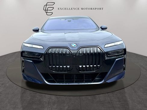 Used 2023 BMW i7 xDrive60 image 1