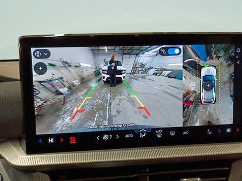 Used 2025 Ford Explorer ST-Line image 14