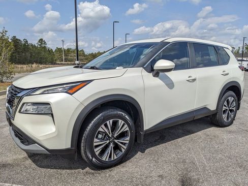 Used 2023 Nissan Rogue SV image 56