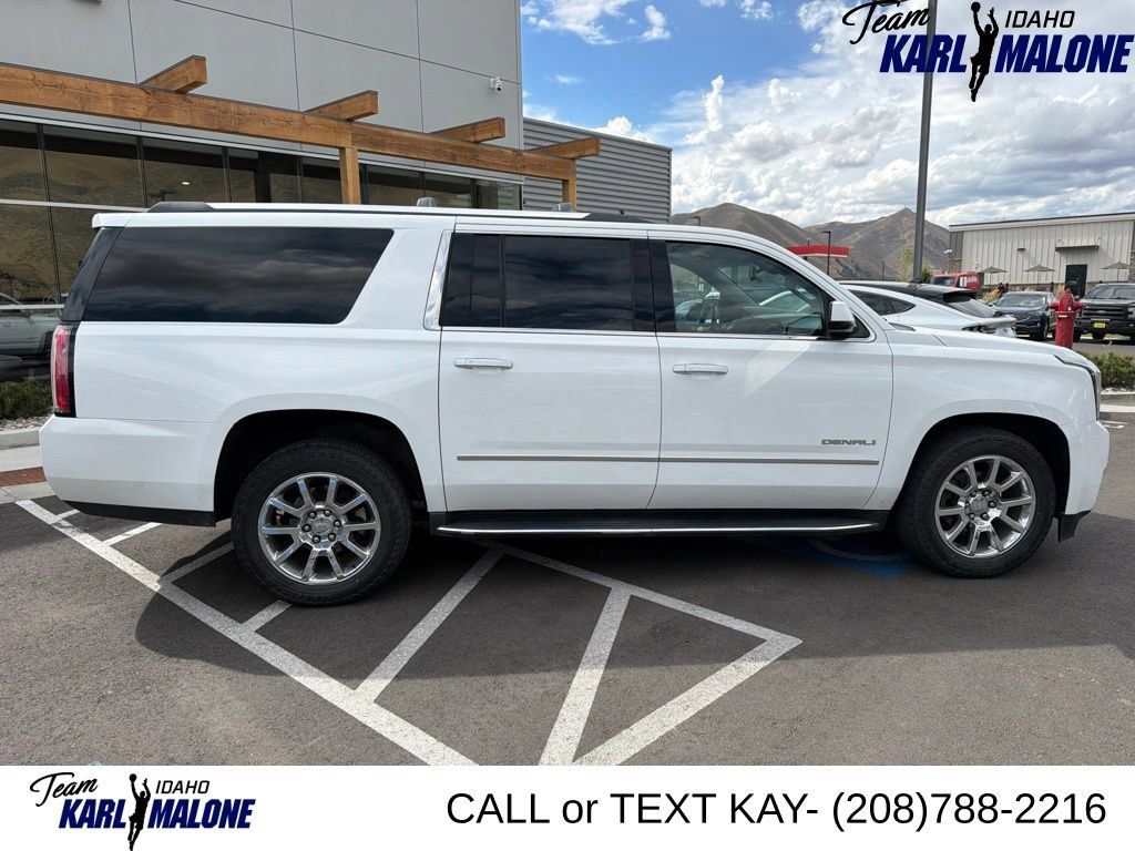 Used 2017 GMC Yukon XL Denali w/ Open Road Package AWD/4WD image 4