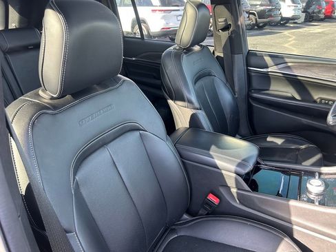 Used 2023 Jeep Grand Cherokee Overland image 15