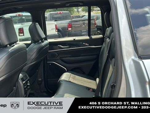 Used 2023 Jeep Grand Cherokee Trailhawk w/ Luxury Tech Group III AWD/4WD image 26