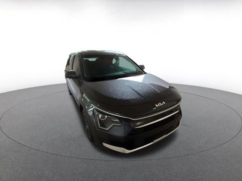 Used 2026 Kia Niro LX FWD image 3