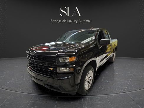 Used 2021 Chevrolet Silverado 1500 Custom image 3