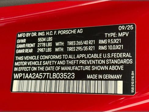 Used 2026 Porsche Macan AWD/4WD image 36