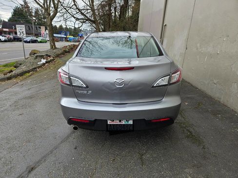 Used 2010 MAZDA MAZDA3 i Touring image 4