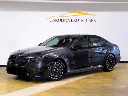 Used 2025 BMW M5 Base AWD 4dr Sedan w/ Executive Package image 1