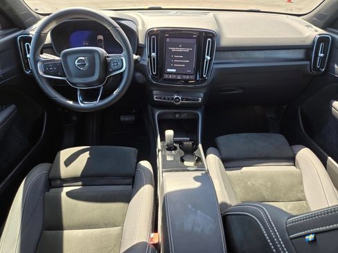 Certified 2023 Volvo C40 P8 Recharge Plus w/ Protection Package Premier AWD/4WD image 22