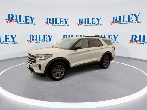 New 2026 Ford Explorer Active w/ Active Comfort Package image 4