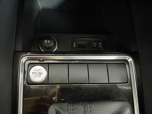 Used 2016 Volkswagen Jetta SEL FWD image 29