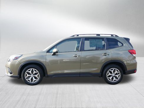 Used 2024 Subaru Forester Premium image 4