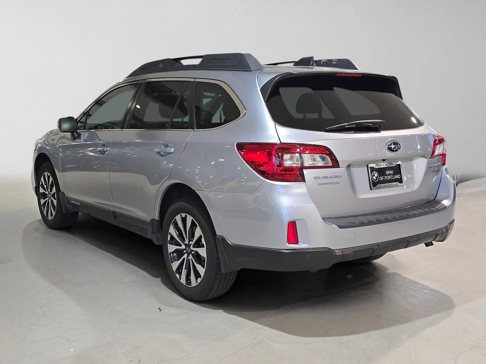 Used 2017 Subaru Outback 3.6R Limited AWD/4WD image 5