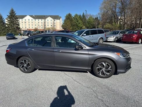 Used 2017 Honda Accord LX image 3