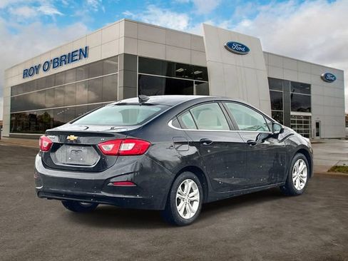 Used 2019 Chevrolet Cruze LT w/ LT Fleet Convenience Package image 5