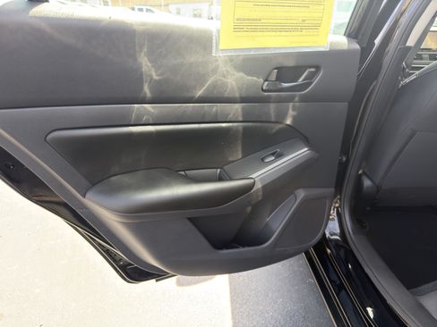 Used 2024 Nissan Altima 2.5 S FWD image 17
