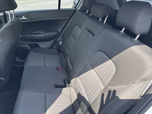 Used 2021 Kia Sportage LX AWD/4WD image 13