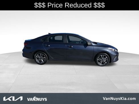 Used 2023 Kia Forte LXS w/ LXS Technology Package image 2