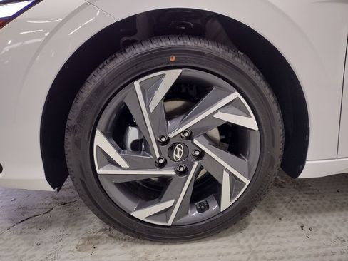 New 2026 Hyundai Elantra Limited image 5