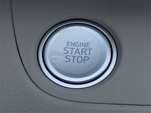 Certified 2025 Hyundai Elantra Limited image 34