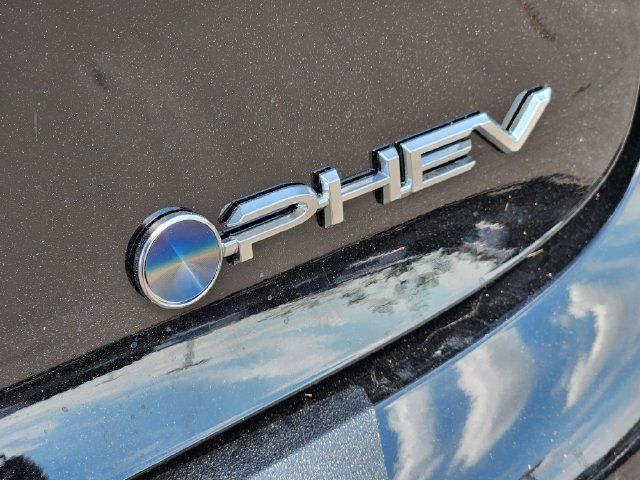 New 2027 Toyota Prius Plug-In Hybrid FWD image 8