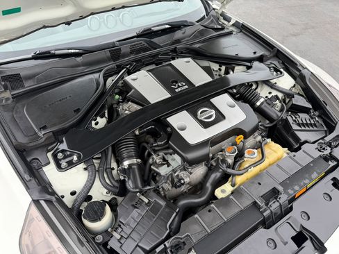 Used 2014 Nissan 370Z Touring w/ Sport Package RWD image 40