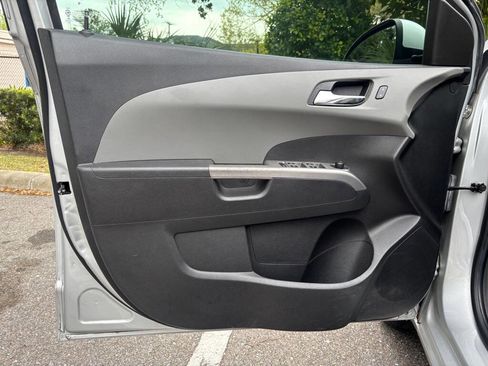 Used 2017 Chevrolet Sonic Premier image 8