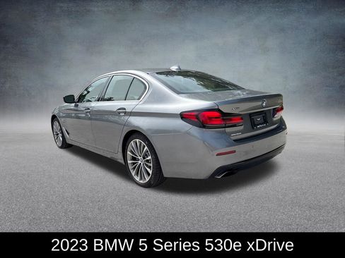 Used 2023 BMW 530e xDrive w/ Premium Package AWD/4WD image 3