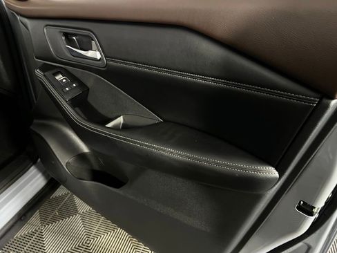 Used 2023 Nissan Rogue SL w/ SL Premium Package image 36