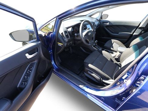 Used 2017 Kia Forte LX FWD image 11