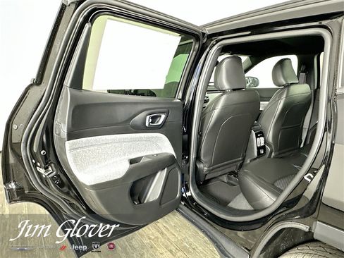 New 2026 Jeep Compass Latitude image 12