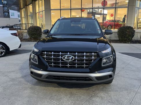 Certified 2023 Hyundai Venue SEL image 11