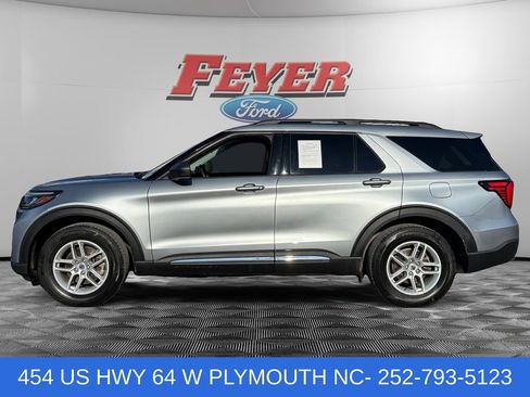 Certified 2025 Ford Explorer Active w/ Active Comfort Package RWD image 2