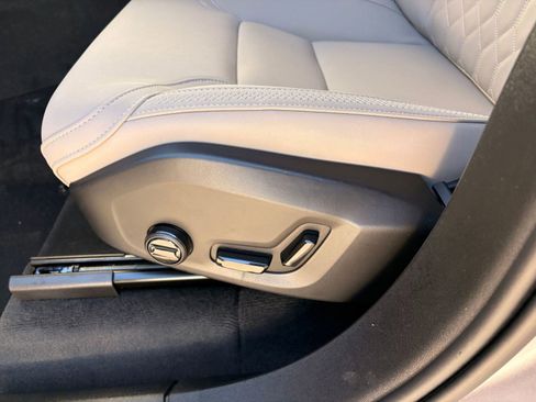 New 2026 Volvo XC90 B6 Plus w/ Protection Package Premier image 13