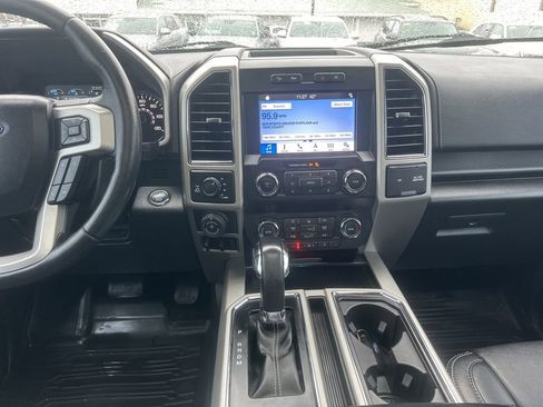 Used 2019 Ford F150 Lariat image 24