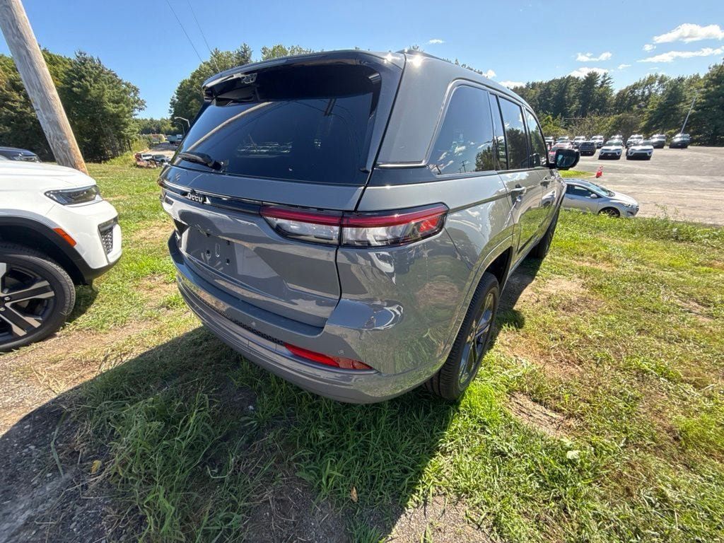 New 2027 Jeep Grand Cherokee Limited AWD/4WD image 5