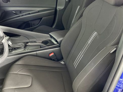 Certified 2025 Hyundai Elantra Sport FWD image 12