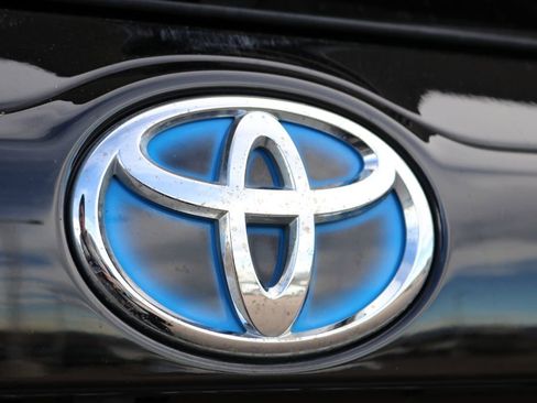 Used 2019 Toyota Highlander XLE image 28