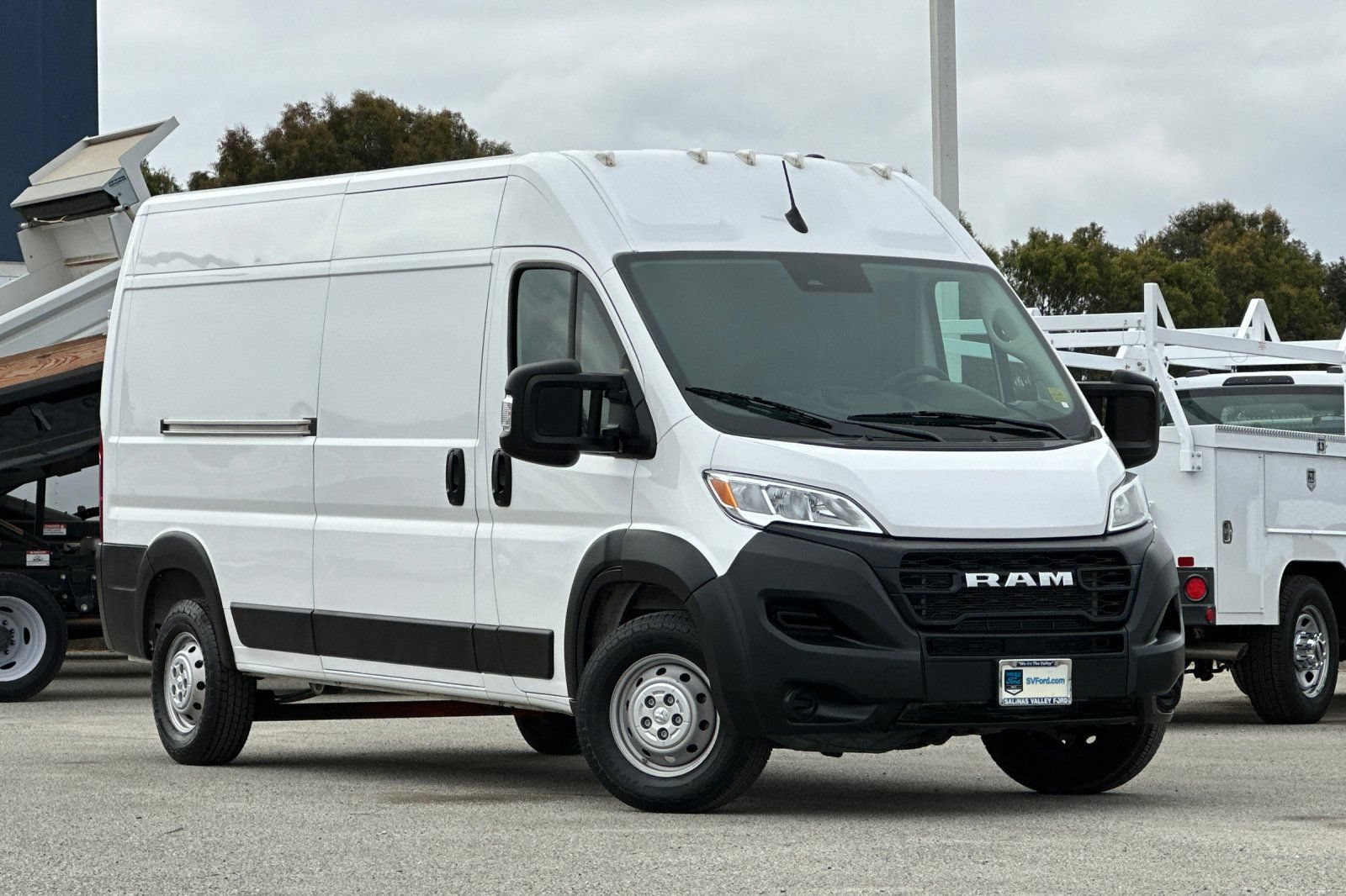 Used 2023 RAM ProMaster 2500 FWD image 2