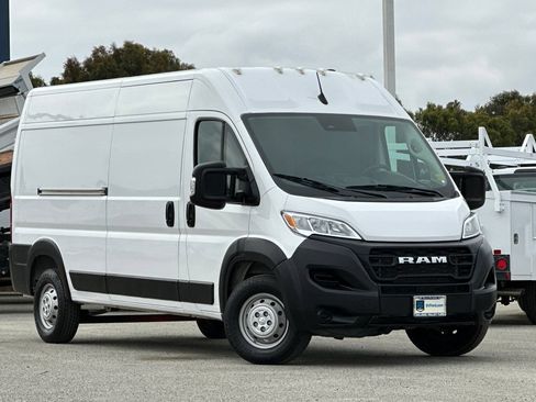 Used 2023 RAM ProMaster 2500 FWD image 2