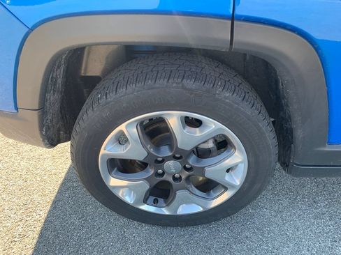 Used 2019 Jeep Compass Limited AWD/4WD image 9