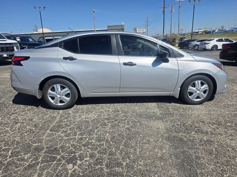 Used 2023 Nissan Versa S w/ Trunk Package image 8