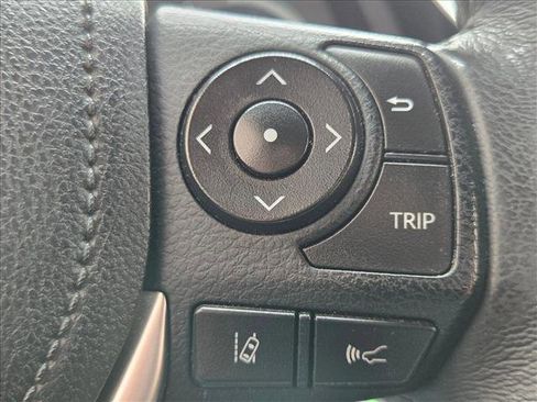 Used 2017 Toyota Corolla SE FWD image 14