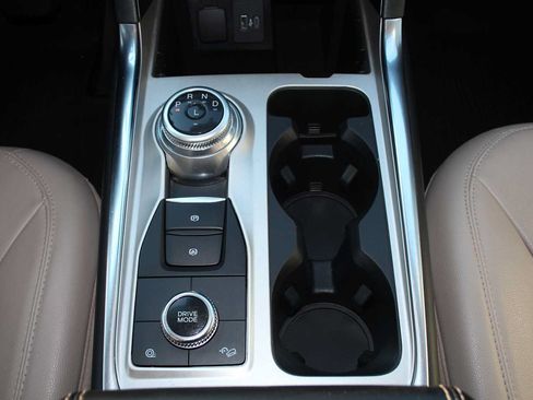 Used 2023 Ford Explorer Limited w/ Limited Technology Package AWD/4WD image 36