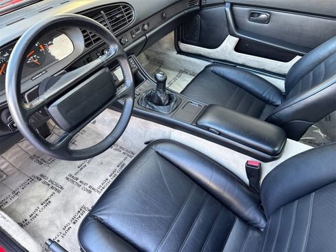 Used 1987 Porsche 944 Coupe image 4