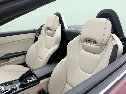 Used 2020 Mercedes-Benz SLC 300 SLC 300 w/ Premium Package image 22